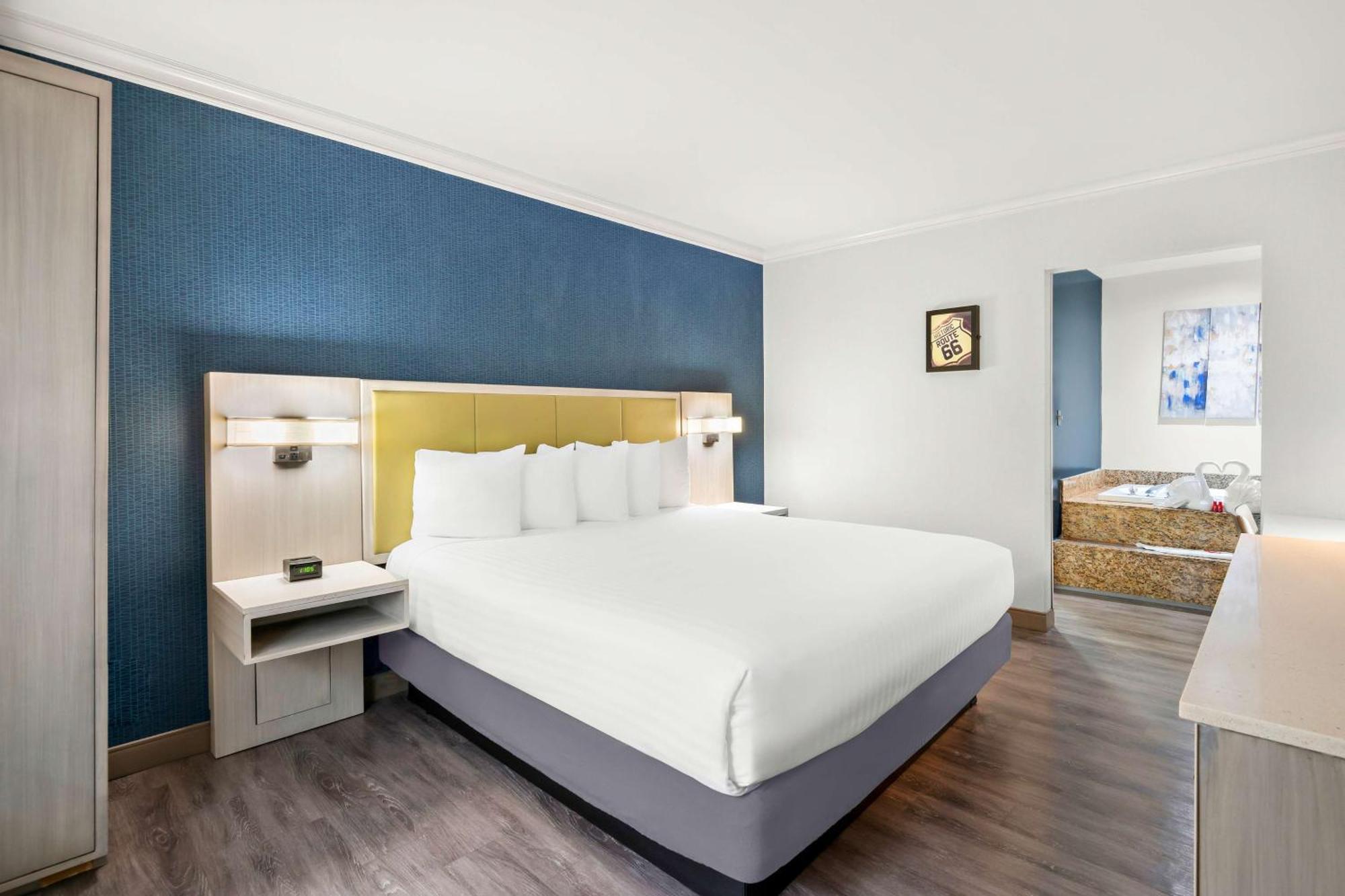 Surestay Hotel By Best Western Santa Monica Exterior photo