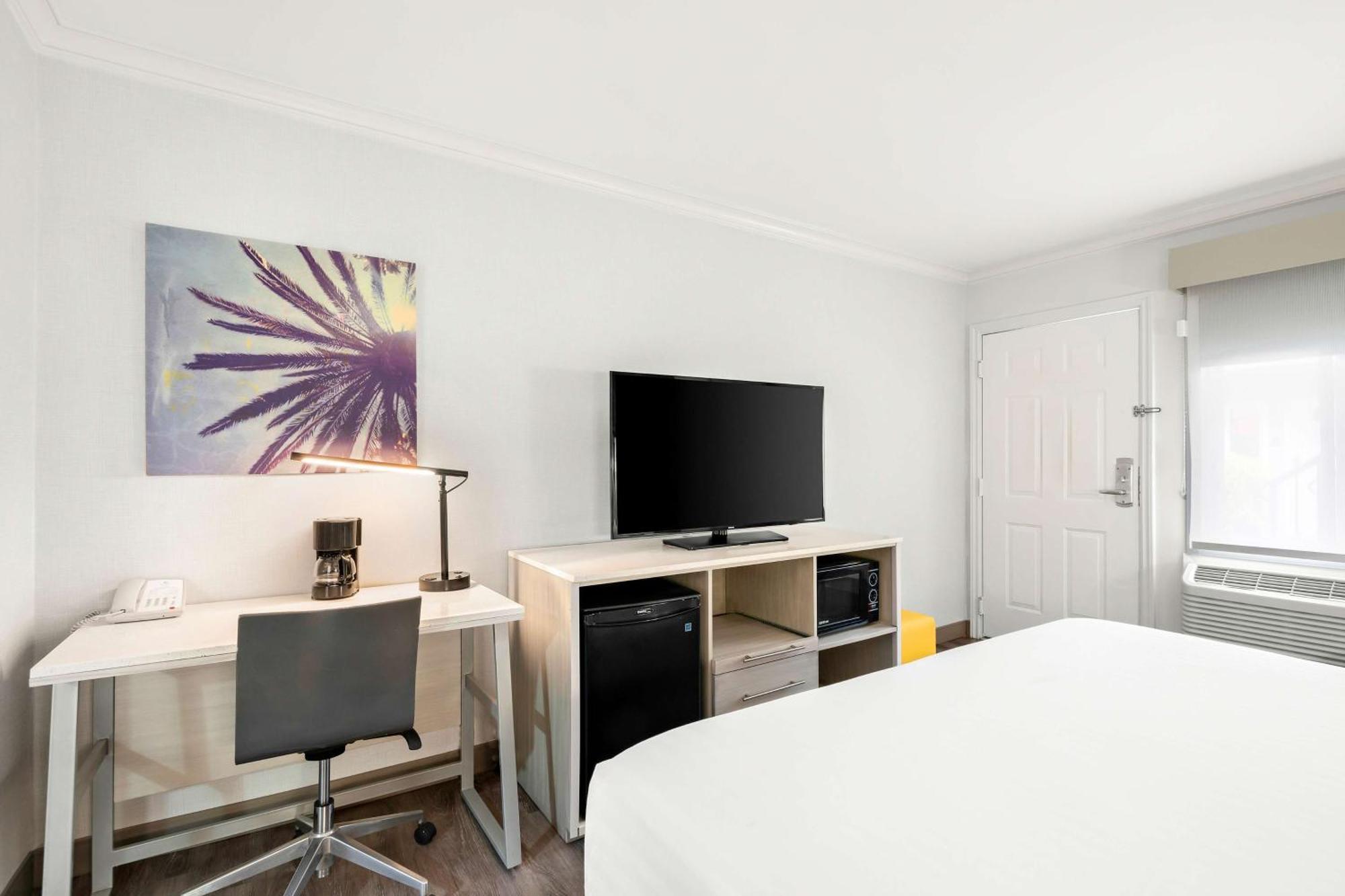 Surestay Hotel By Best Western Santa Monica Exterior photo