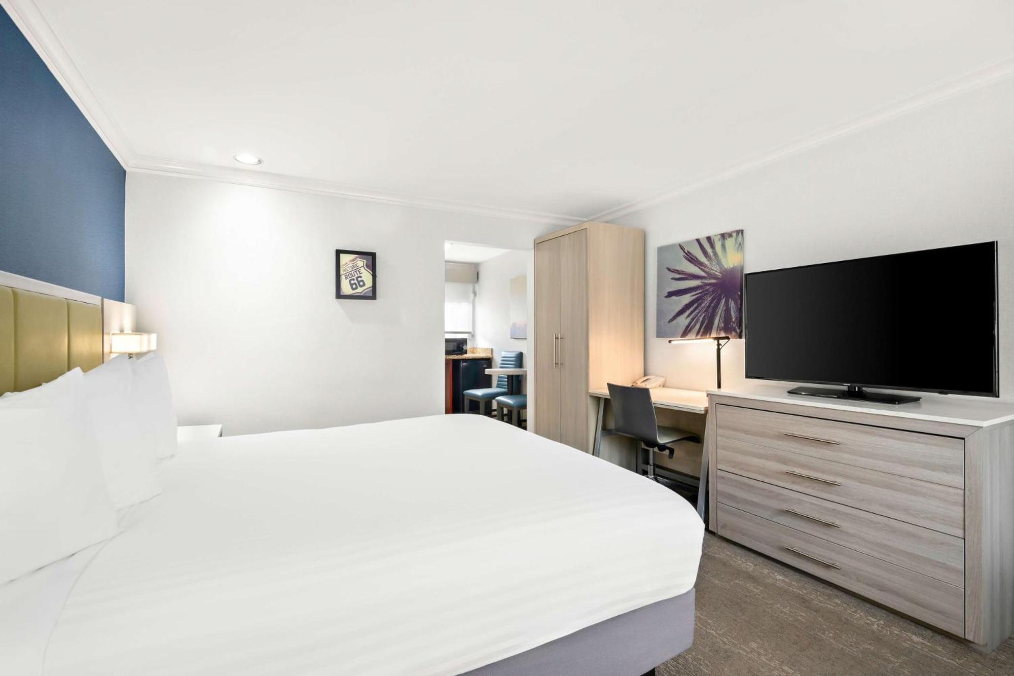 Surestay Hotel By Best Western Santa Monica Exterior photo
