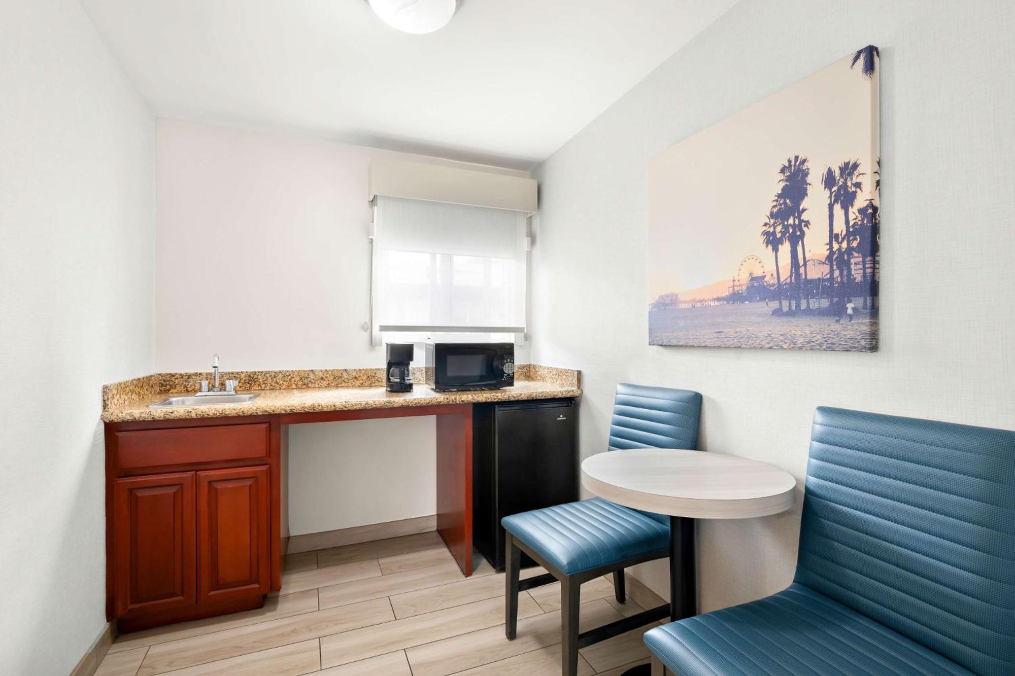 Surestay Hotel By Best Western Santa Monica Exterior photo