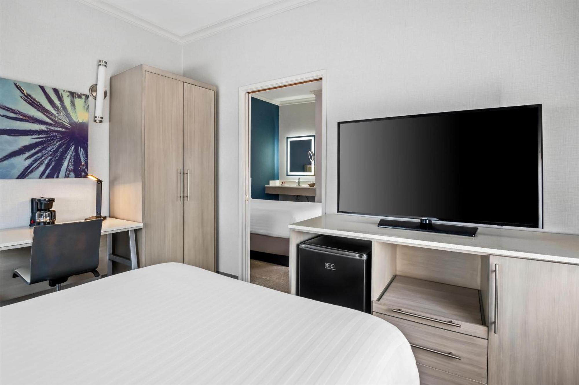 Surestay Hotel By Best Western Santa Monica Exterior photo